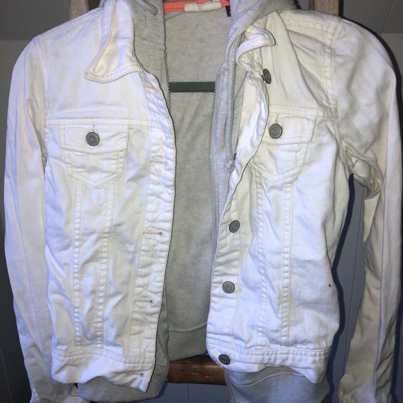 White jean jacket with inner sweater with hood - Picture 5 of 5
